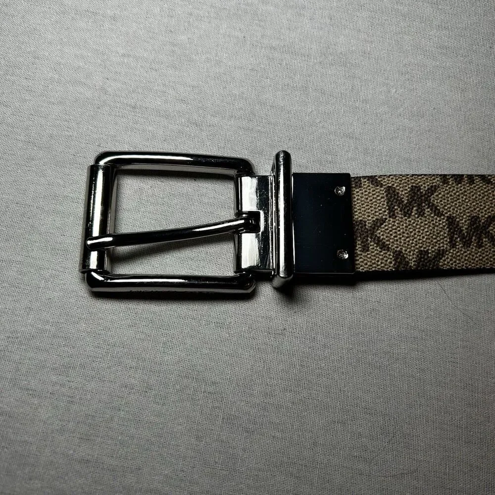 Michael Kors reversible signature logo and leather belt Size M (est), Preppy